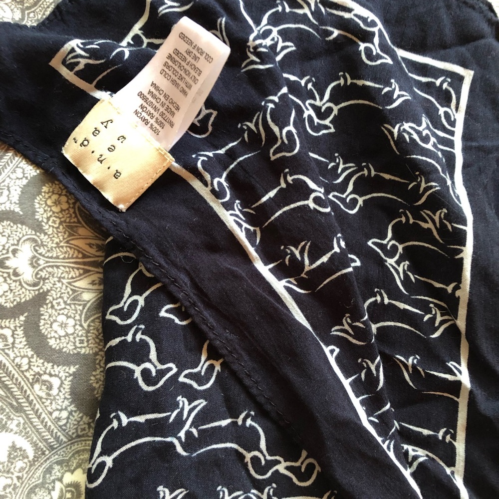 Scarf - Picture 2 of 3